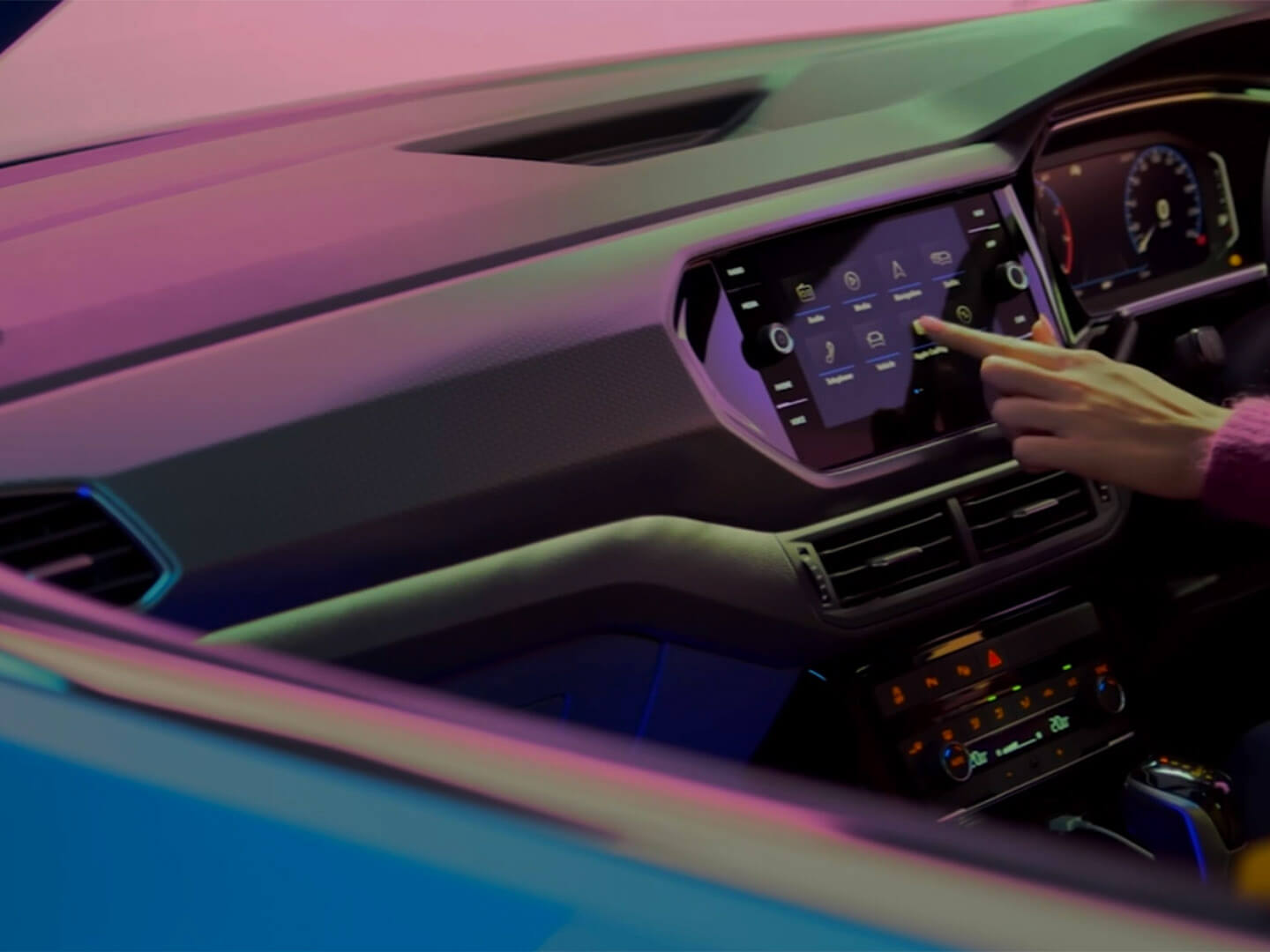 Stay connected to your world Infotainment Image