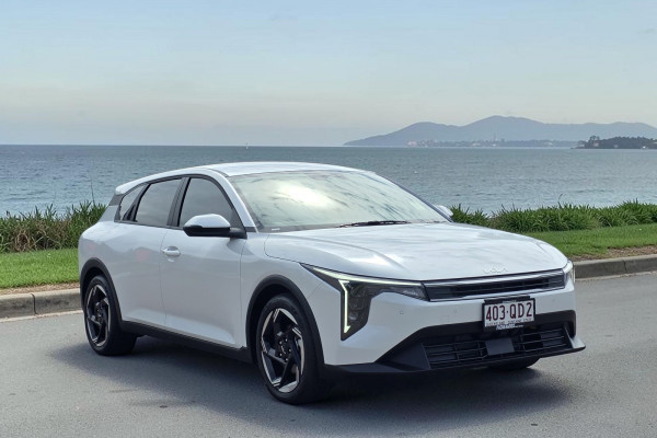 2025 MY26 Kia K4 CL4m Sport Hatch Image 1