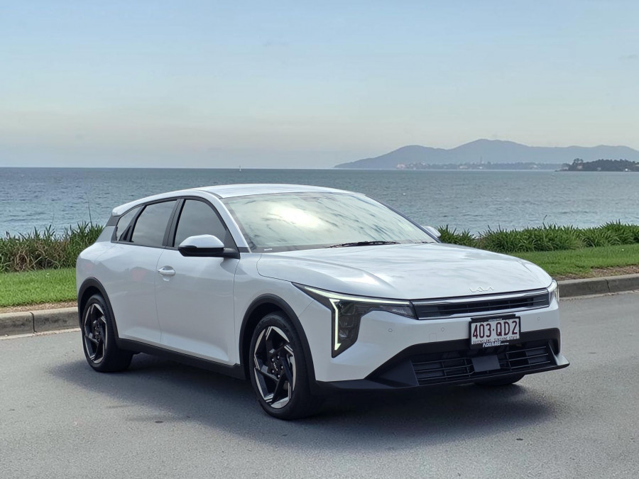 2025 MY26 Kia K4 CL4m Sport Hatch Image 1