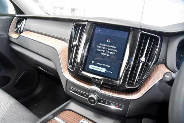 2023 Volvo XC60  Ultimate B5 Bright SUV Image 6