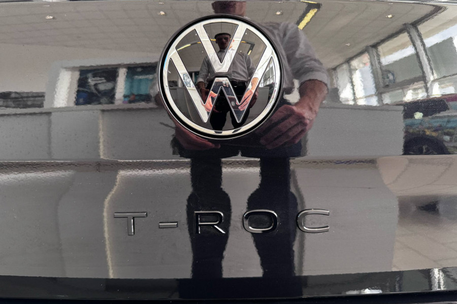 2024 MY25 Volkswagen T-Roc D11 140TSI R-Line SUV Image 8