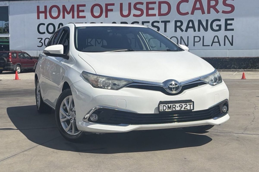 2017 Toyota Corolla ZRE182R Ascent Sport Hatch Image 1