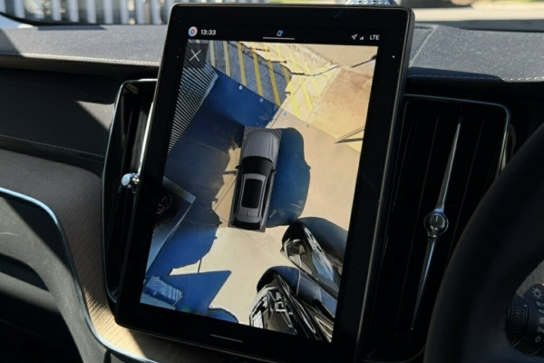 2025 MY26 Volvo XC60 UZ Ultra B5 Dark SUV Image 16
