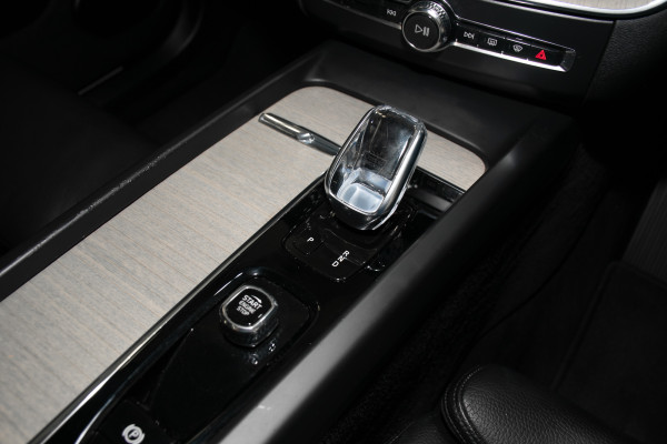 2021 Volvo XC60 UZ B5 Inscription SUV Image 18