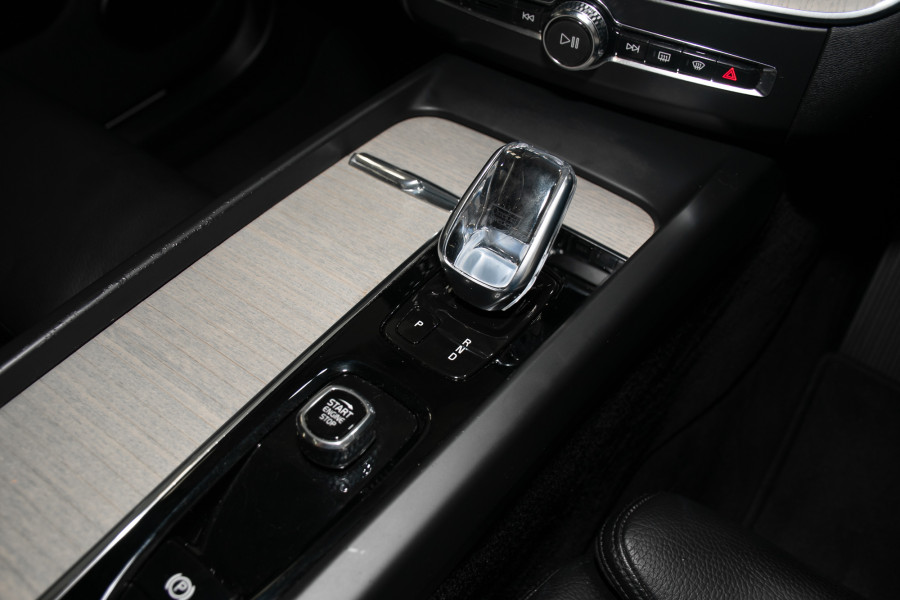 2021 Volvo XC60 UZ B5 Inscription SUV Image 18
