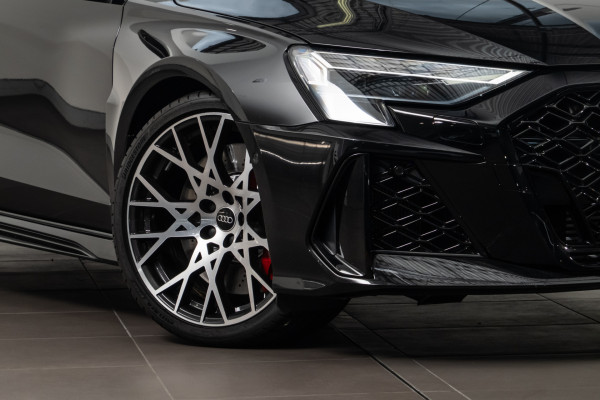 2025 Audi RS 3 GY  Hatch image 6