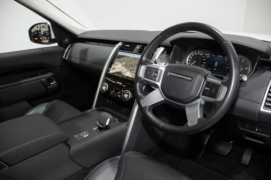 2023 Land Rover Discovery Series 5 D300 S SUV Image 15