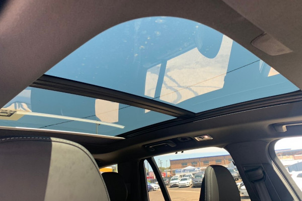 2020 Volvo XC90 L Series D5 R-Design Suv Image 3