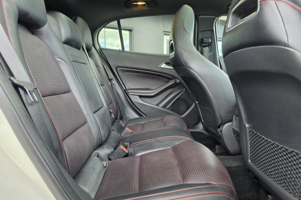 2016 Mercedes-Benz GLA-Class X156 GLA180 SUV Image 21