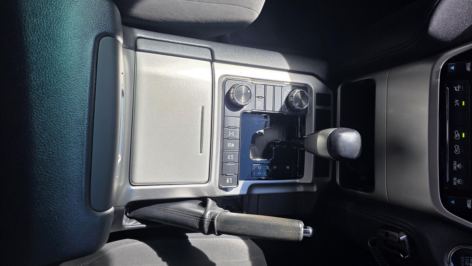 2015 MY14 Toyota LandCruiser VDJ200R GXL SUV Image 23