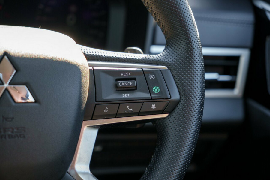 2023 MY24 Mitsubishi Outlander ZM Exceed SUV Image 14