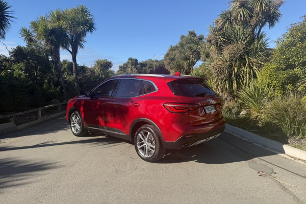2022 MG HS Essence SUV Image 3