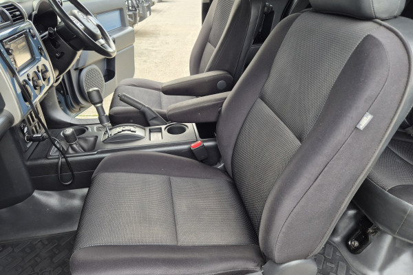 2015 MY14 Toyota FJ Cruiser GSJ15R SUV Image 32
