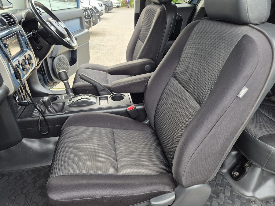 2015 MY14 Toyota FJ Cruiser GSJ15R SUV Image 32