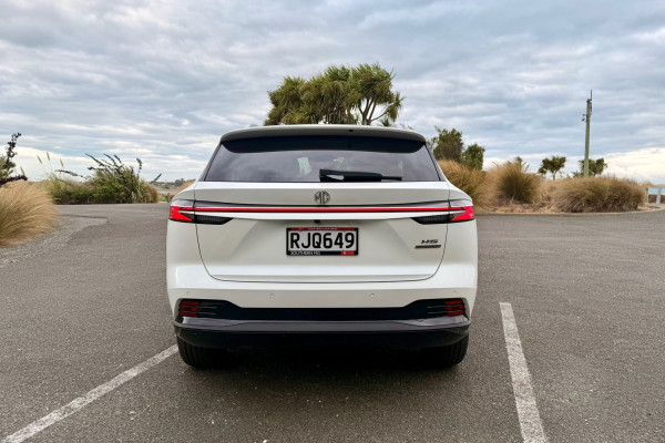 2025 MG HS AS33H Essence Hybrid+ SUV Image 4
