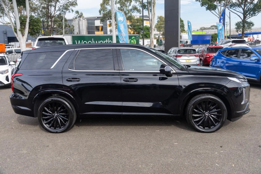 2024 Hyundai Palisade LX2.V4 Calligraphy Black Ink SUV Image 3