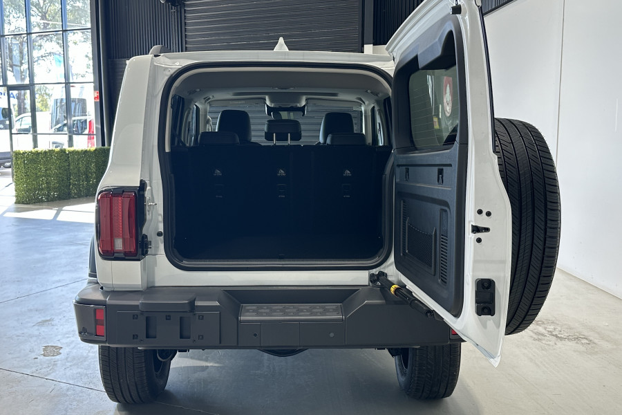 2025 GWM Tank 300 P01 Ultra SUV Image 6