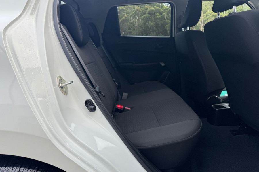 2023 Suzuki Swift AZ Series II GL Hatch Image 7
