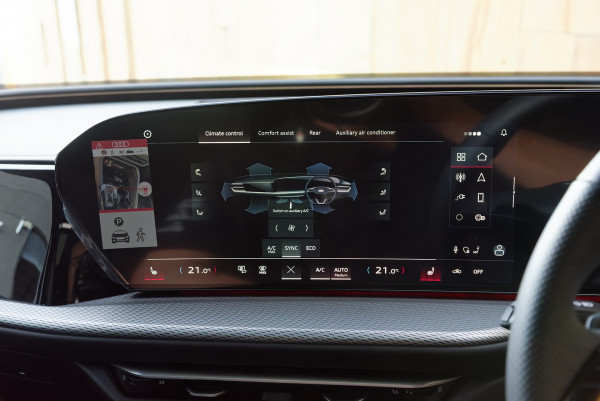 2025 MY26 Audi Q5 e-hybrid 270kW SUV image 13