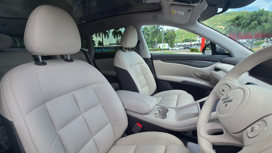 2025 MG IM6 S12L Platinum SUV Image 3