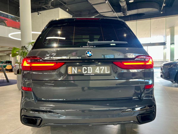 2021 BMW X7 G07 xDrive30d SUV image 4