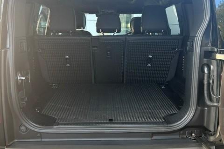 2024 Land Rover Defender L663 110 D300 X SUV