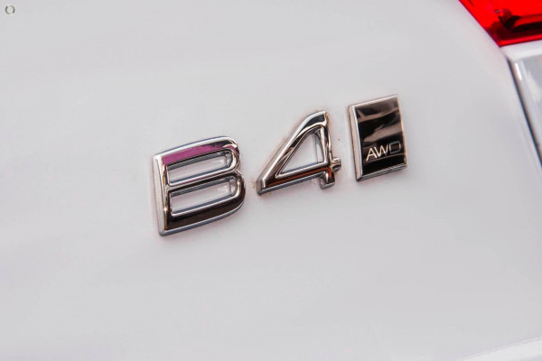 2024 MY25 Volvo XC40 XZ Ultra B4 Bright SUV Image 6