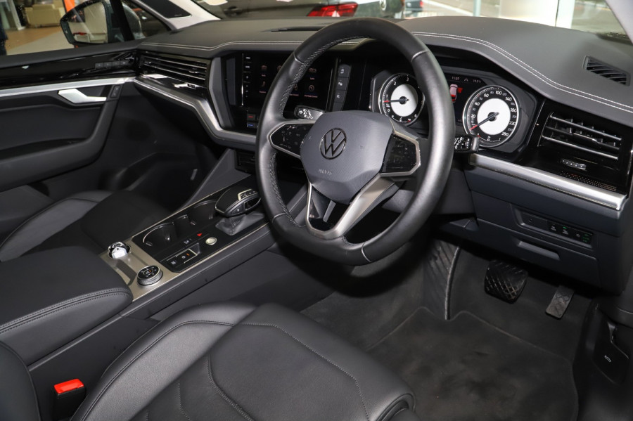2021 Volkswagen Touareg Suv Image 7