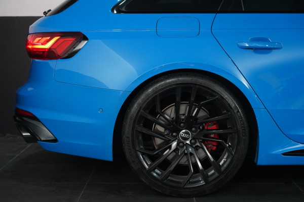 2021 Audi RS4  Quattro SUV Image 17