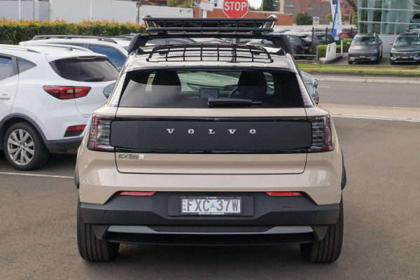 2026 Volvo EX30 Cross Country  Ultra Twin Motor Performance SUV image 5