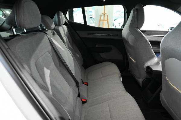 2025 Volvo EX30  Twin Motor Performance Ultra SUV Image 11