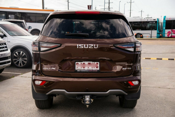 2022 MY23 Isuzu MU-X RJ LS-T SUV Image 3
