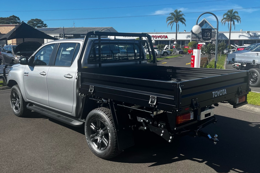 2025 MY24 Toyota HiLux GUN126R SR 48V Cab Chassis Image 11