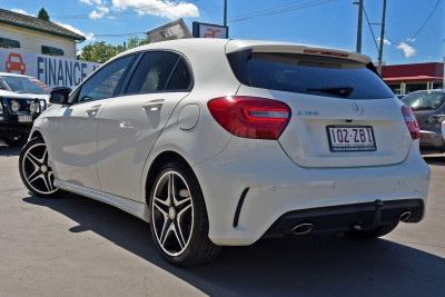 2014 Mercedes-Benz A-class W176 A180 Hatchback Image 3