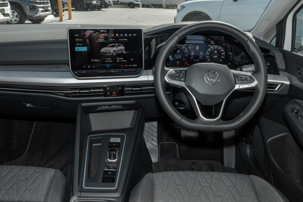 2026 Volkswagen Golf 8.5 110TSI Life Hatch image 7
