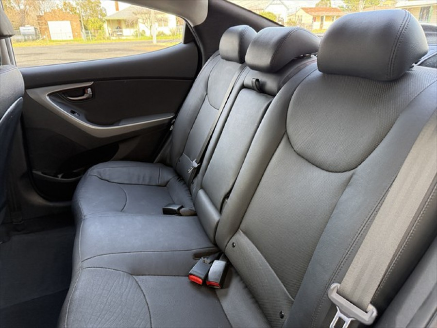 2014 Hyundai Elantra MD3 Trophy Sedan Image 13