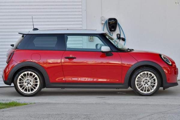2026 MY25 MINI Cooper F65 S Favoured Hatch image 2