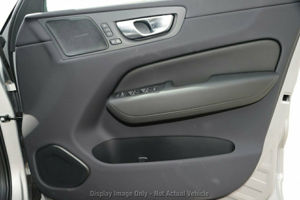 2025 Volvo XC60 UZ Plus B5 SUV Image 5