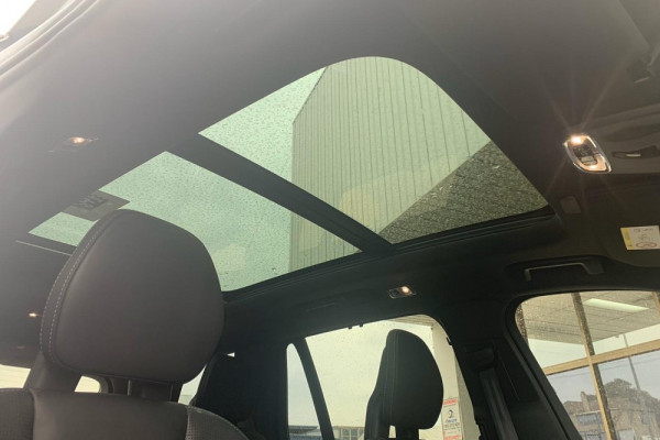 2020 Volvo XC90 L Series T6 R-Design Suv Image 3