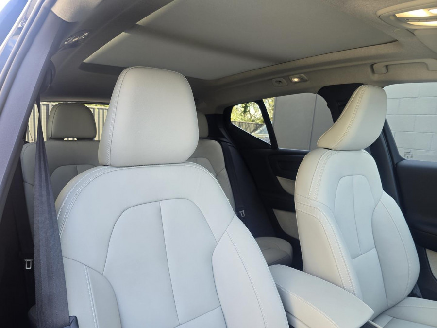 2026 MY27 Volvo XC40 XZ Ultra B4 Bright SUV Image 14