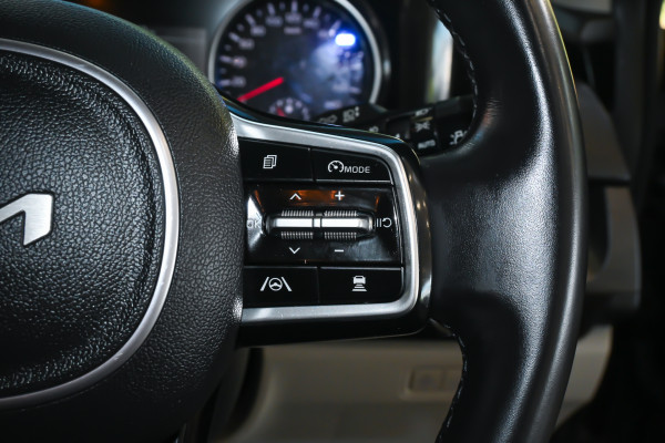 2023 Kia Carnival KA4 SLi People Mover image 13