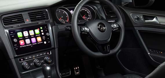 Golf Alltrack Wide open space, inside