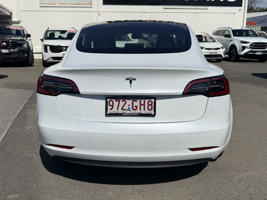 2022 Tesla Model 3  Rear-Wheel Drive Sedan Image 9