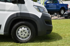 2016 Fiat Ducato Vehicle Description.  4 VAN MRF XLWB 4DR M 6SP 2027KG 3.0DT Van Image 5