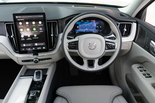 2026 Volvo XC60 UZ Ultra B5 Dark SUV Image 14