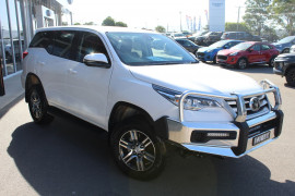 Toyota Fortuner GUN156R