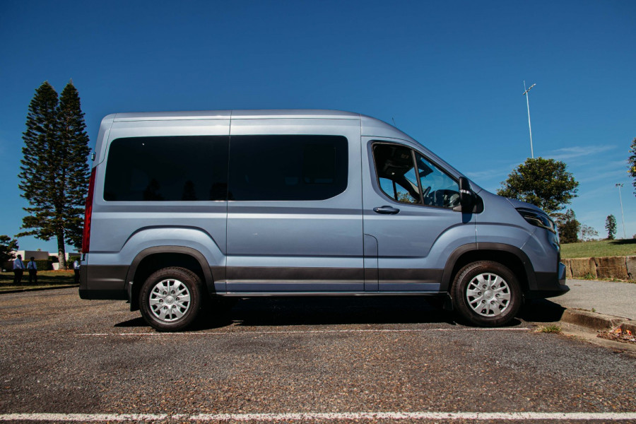 2024 LDV Deliver 9  11-Seat Bus Image 14