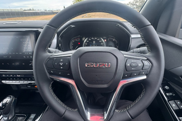 2026 Isuzu D-MAX RG LS-U Cab Chassis Image 14