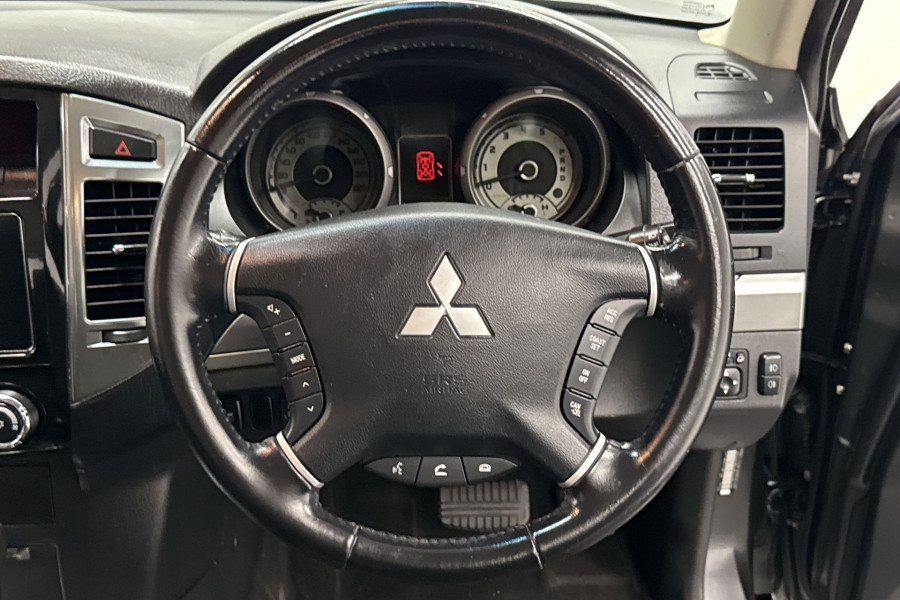 2019 Mitsubishi Pajero NX Exceed SUV Image 17