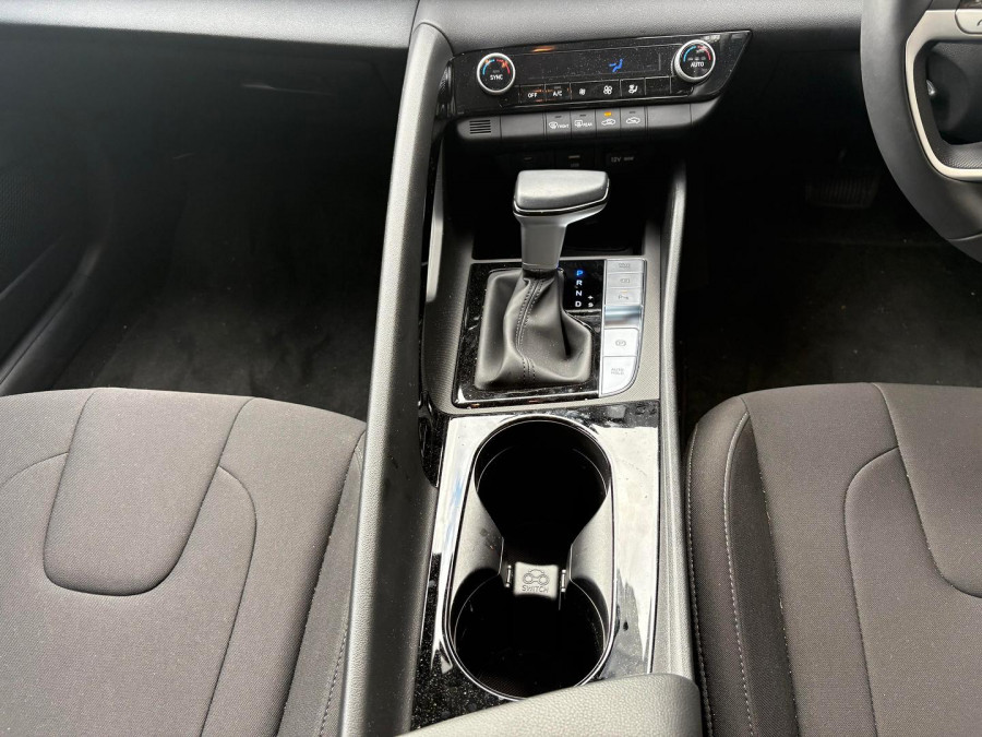 2026 Hyundai i30 CN7.V4 Hybrid Sedan Image 11